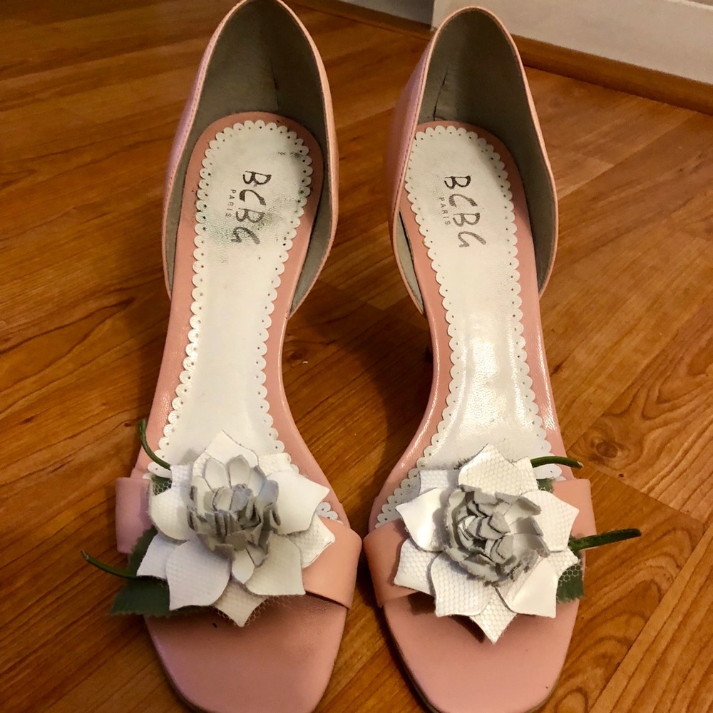 Shoes - Picture 2 of 3